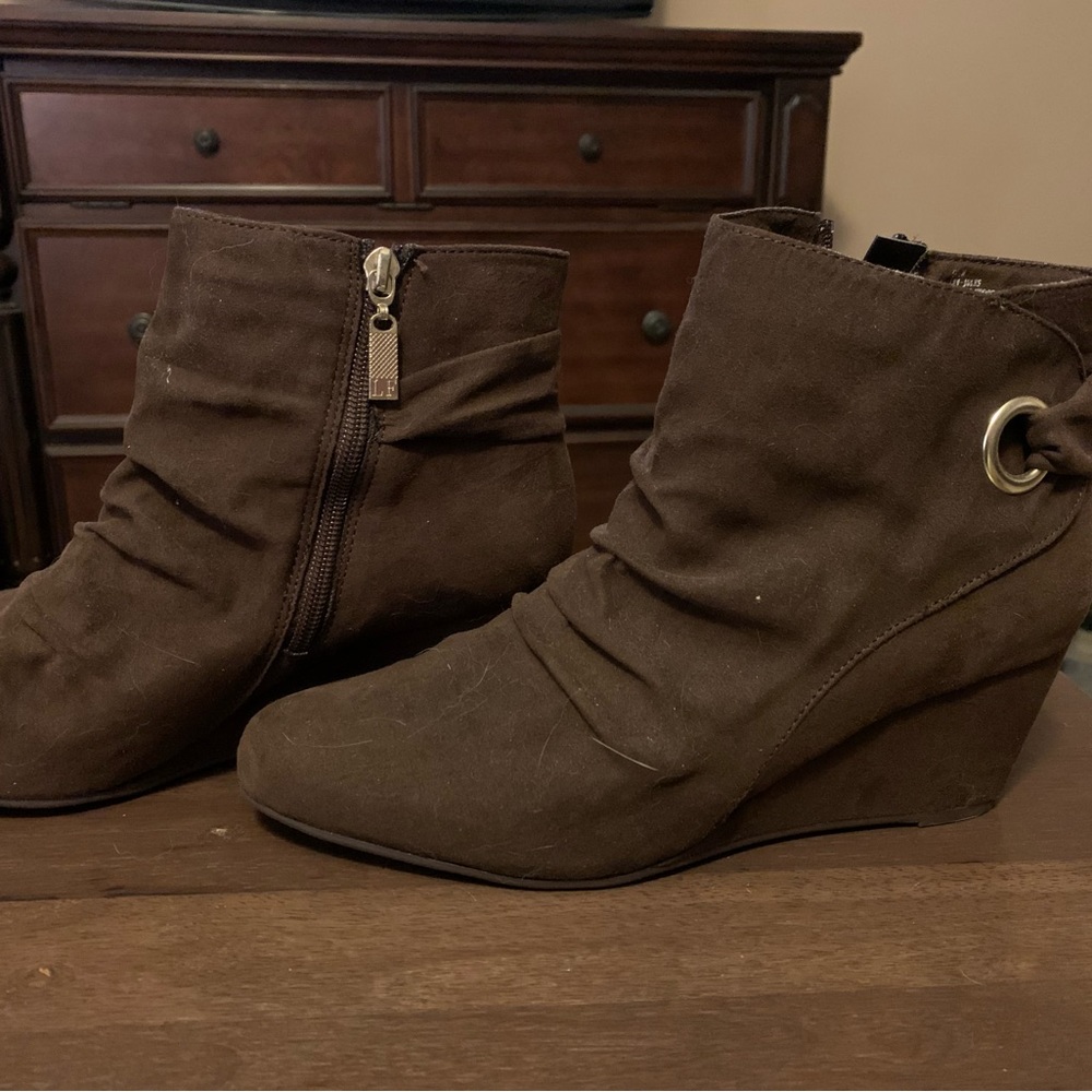 Brown suede London Fog boots